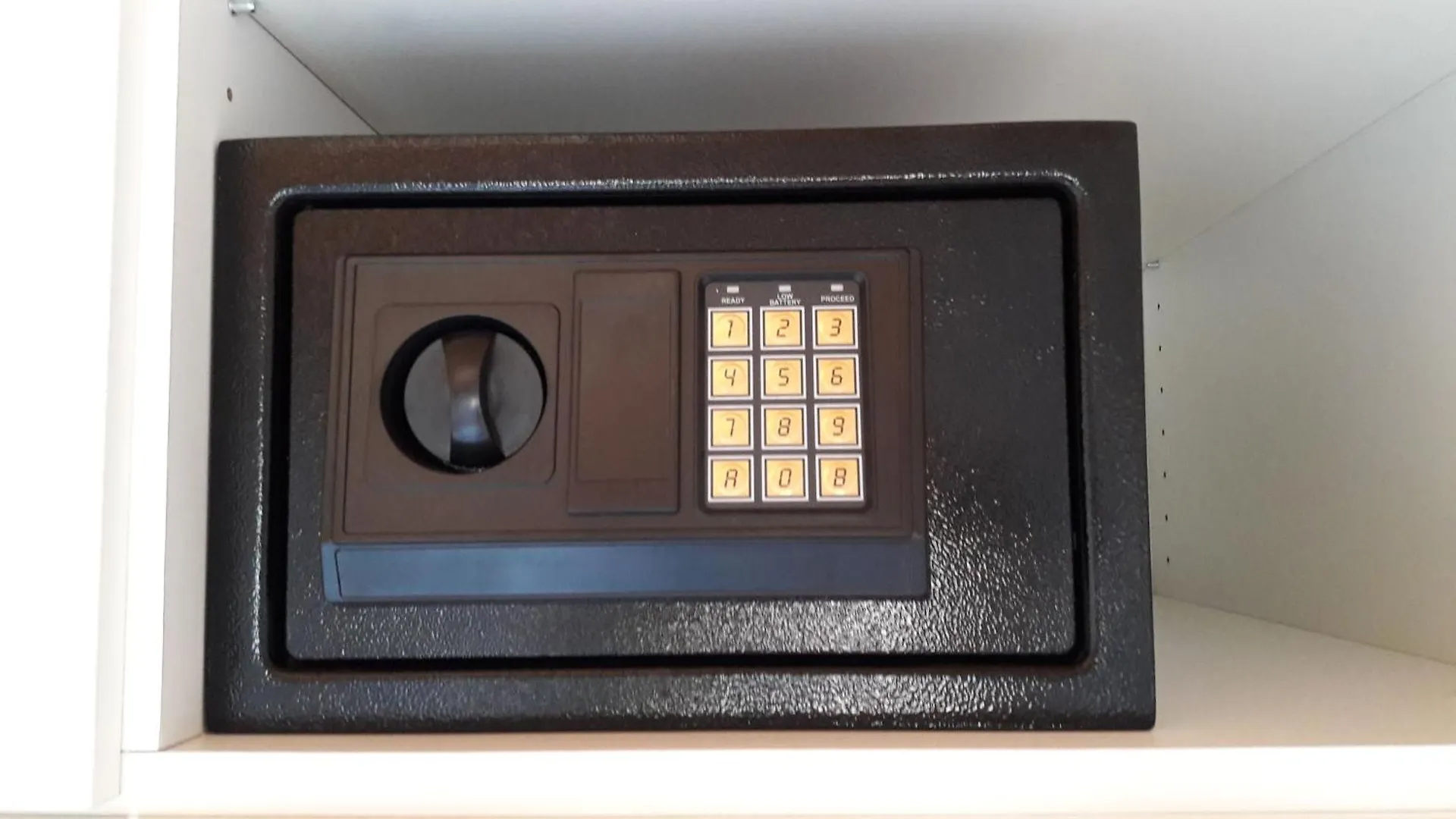 Appartement Gesamte Wohnung In Vir Mit Grossem Balkon