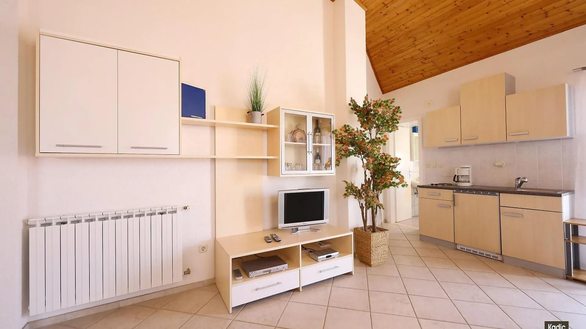 Gesamte Wohnung In Vir Mit Grossem Balkon 0*,